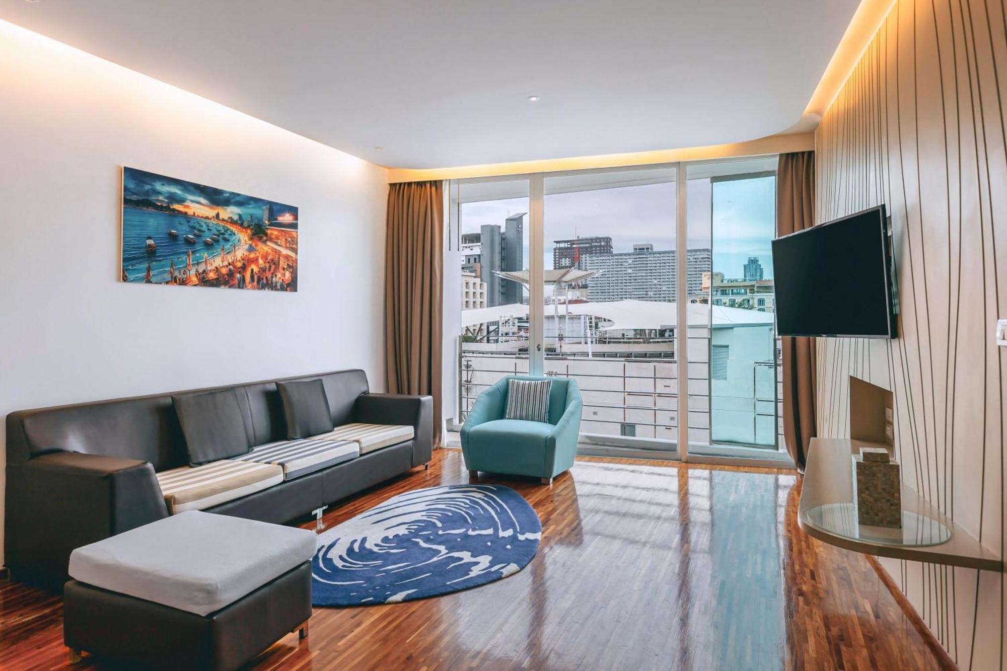 Hotel Baraquda Heeton Pattaya By Compass Hospitality Kültér fotó